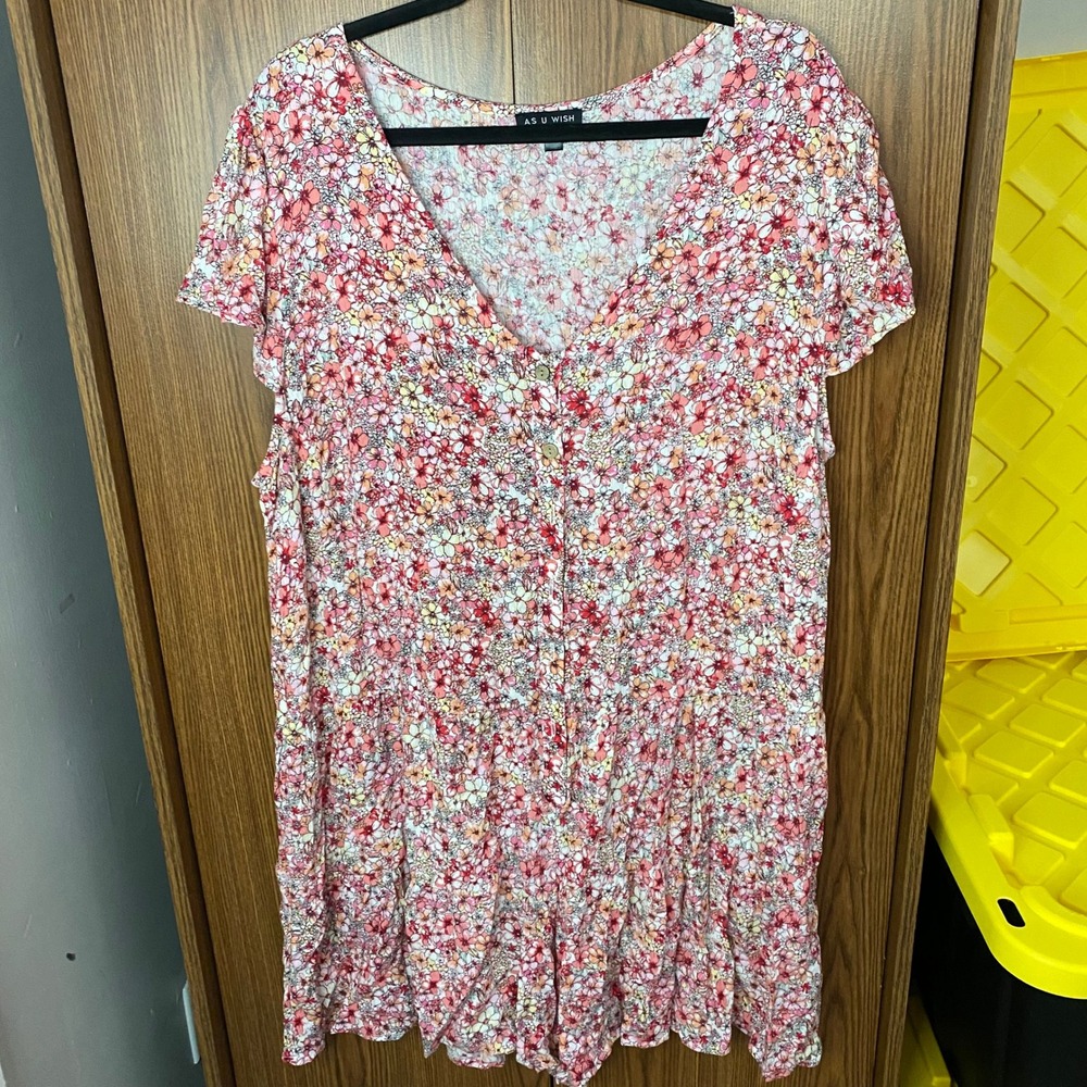 As U Wish Floral Romper Women 2X Pink Button Front V-Neck Short Sleeve